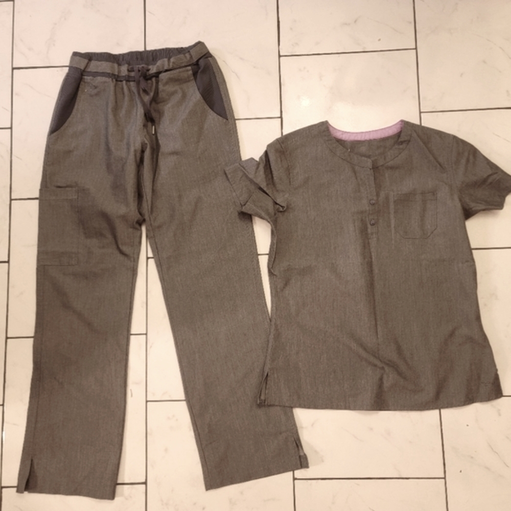 Med Couture Small Gray Scrub Set